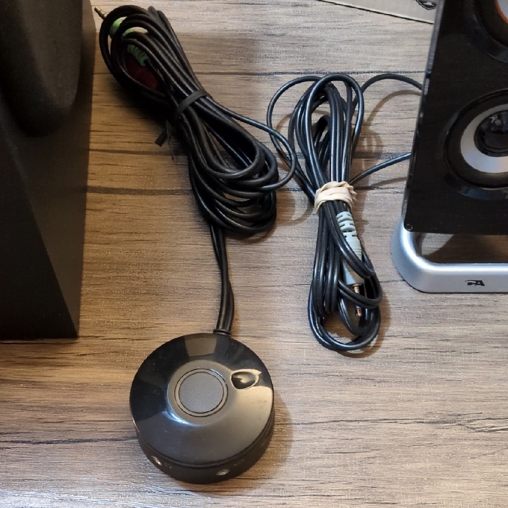 Cyber Acoustics CA-3602 Multimedia Speaker System with Subwoofer - Picture 4 of 5